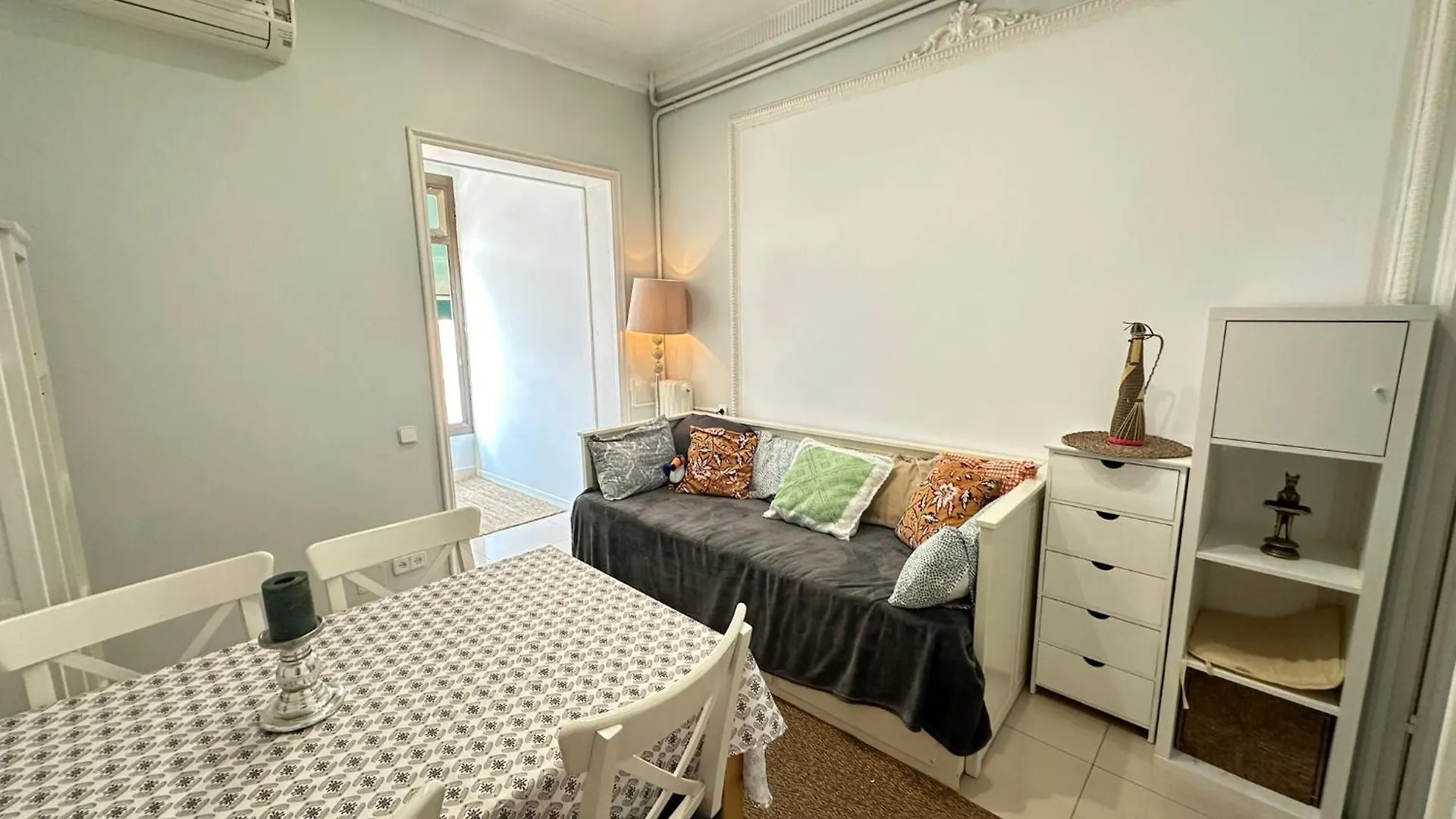 Rooms Borrell Barcelona Spain