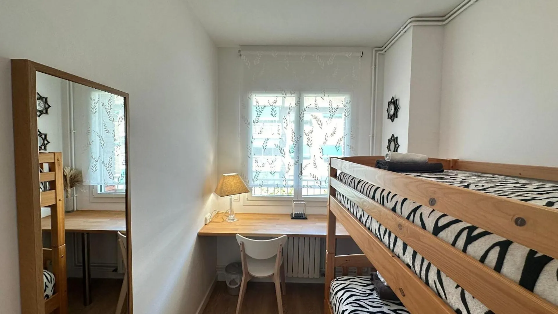Bed and breakfast Rooms Borrell Barcelona España