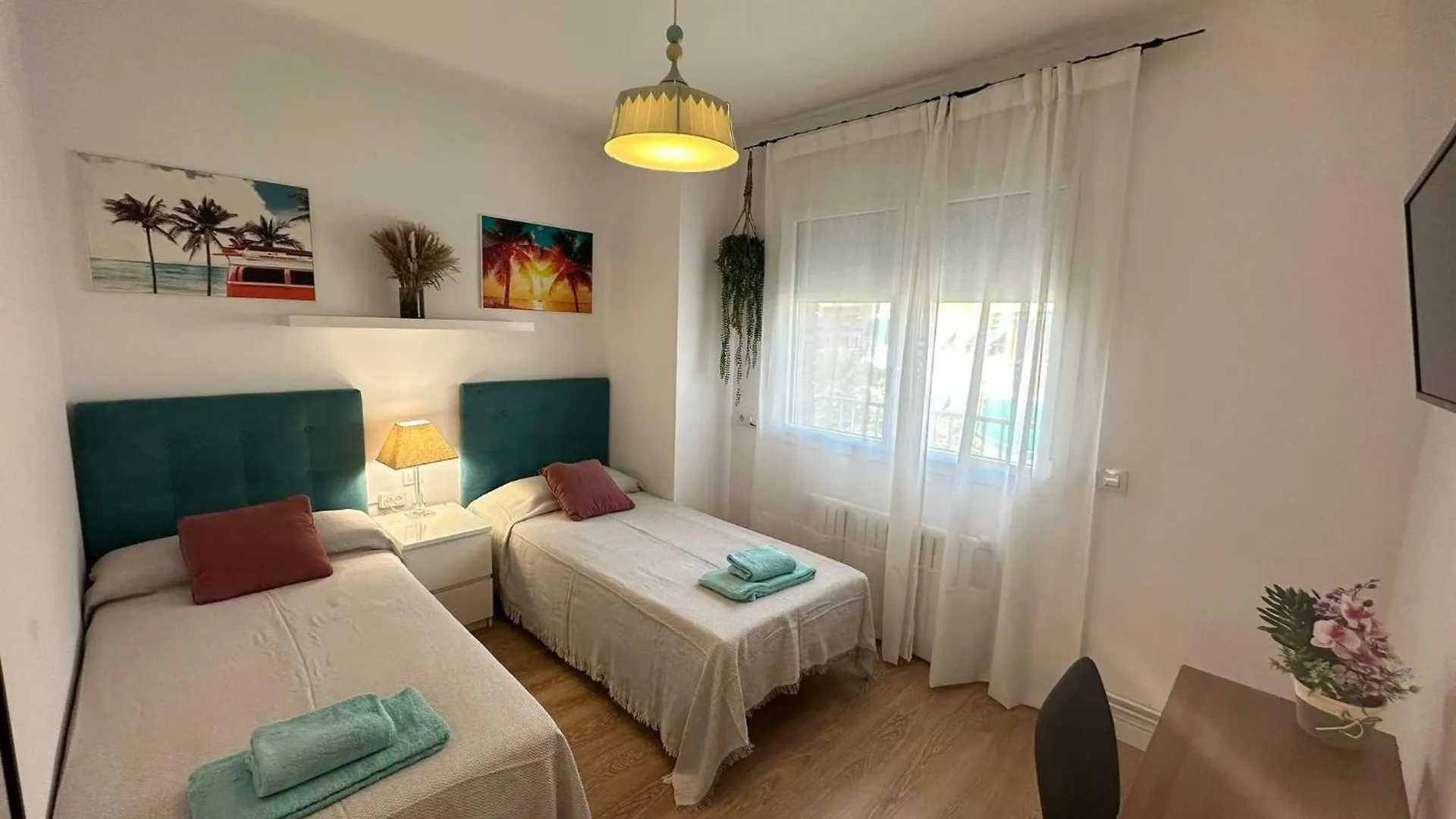 Rooms Borrell location
